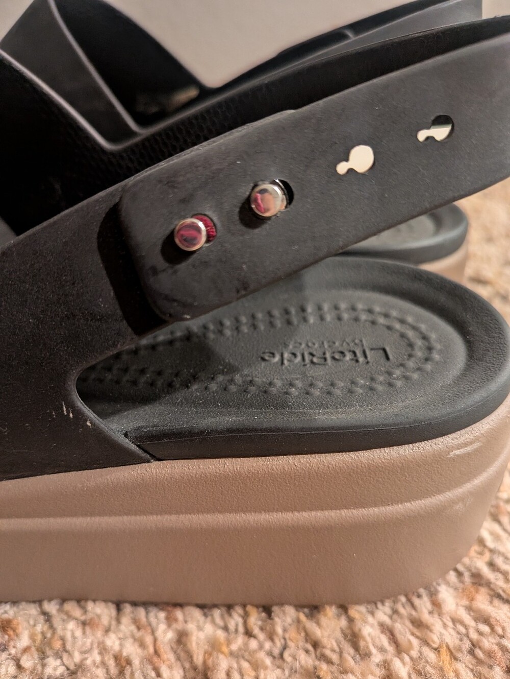 CROCS Brooklyn Platform Sole Sandal - Picture 4 of 7